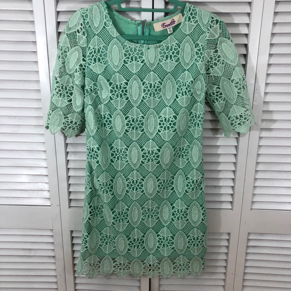 Emmelee dress in mint lace - XS